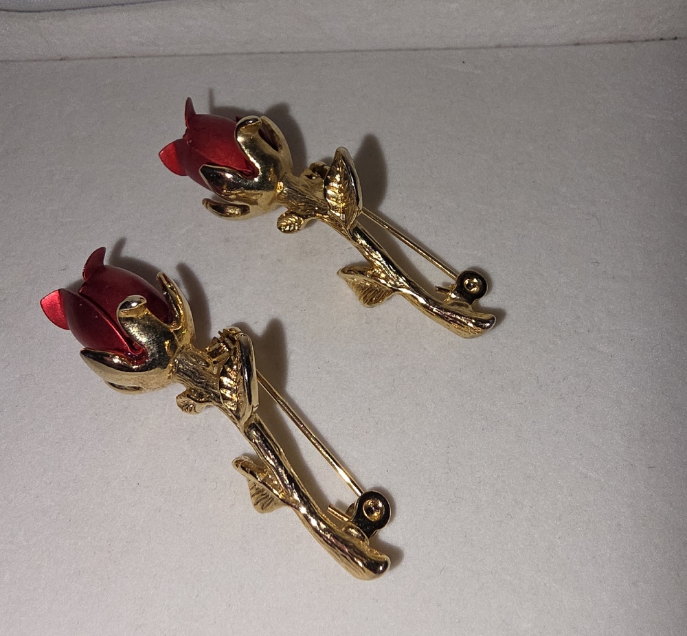 Gold-Tone Red Rose Bud Brooch Pin Set - Women Jewelry